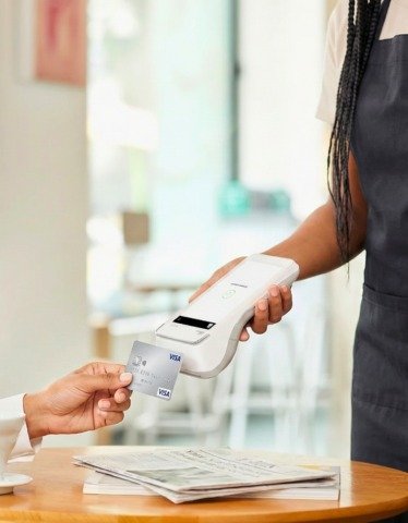 A 920 pro encaissement dnas un cafe TPE Pax en Martinique disponibles chez Solution Paiement